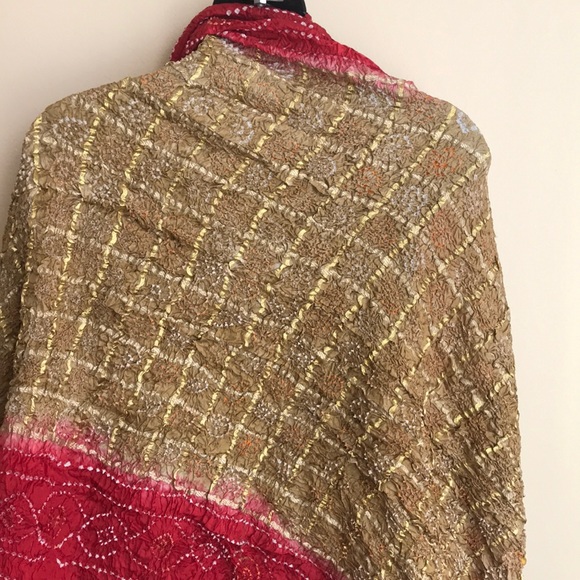 Beautiful silk scarf - Picture 4 of 4